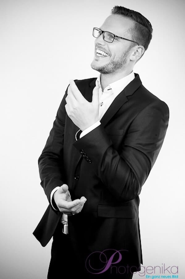 Employee portraits with Mr