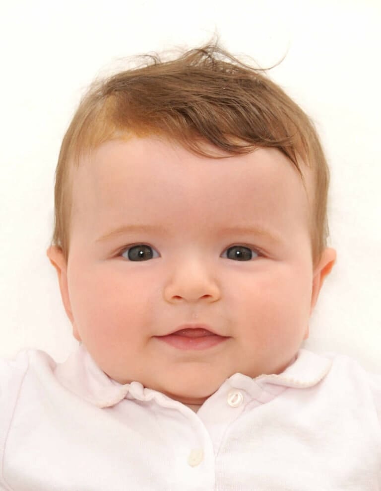 Hochwertige Babyfotografie im Fotostudio München, professionelles Kinderfotografen-Team, kreative Schwangerschaftsfotografie und individuelle Fotoshootings für Babys und Kleinkinder in München.