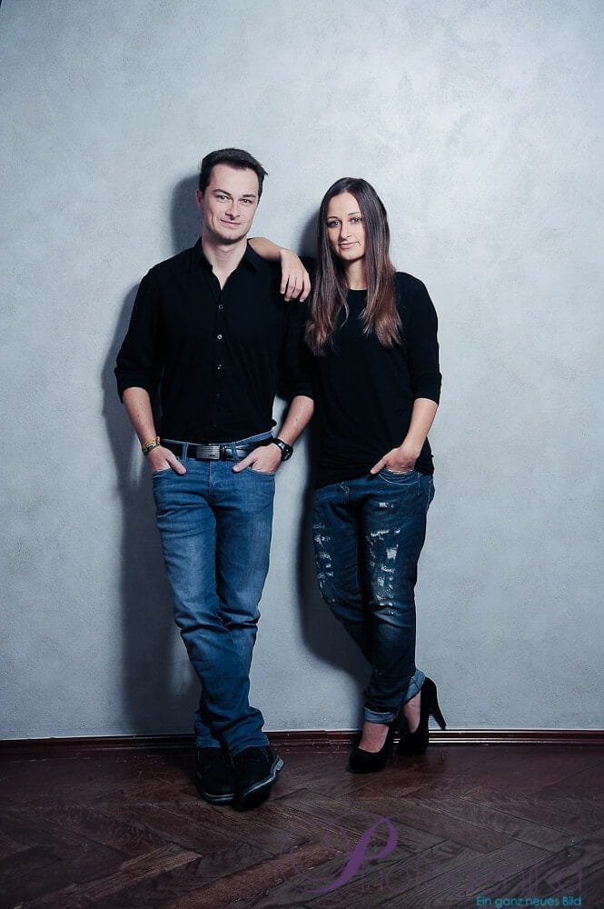 People portrait in the Munich photo studio, professional photo session at Photogenika photo studio in Munich, modern and creative portrait photography, stylish pictures for private and business purposes.