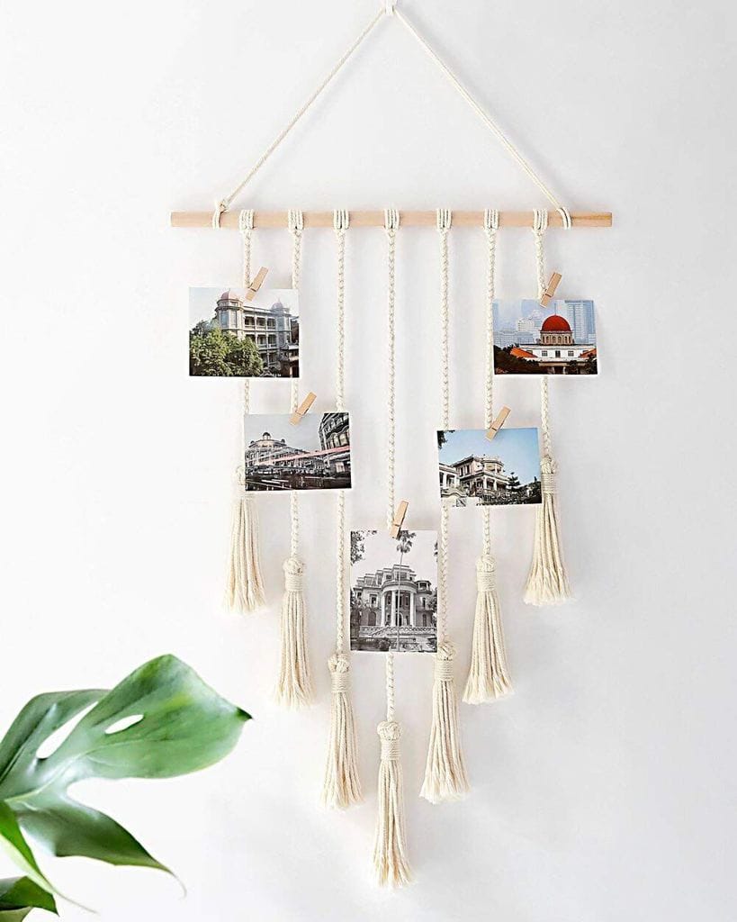 Fotostudio Wanddeko mit Fotos von Münchner Gebäuden, kreative Raumgestaltung, Stillleben, Fotografie-Dekoration, modernes Innendesign für Fotostudios und kreative Arbeitsräume.