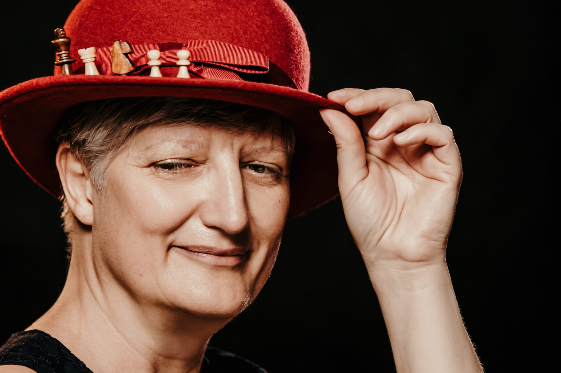 woman with red hat
