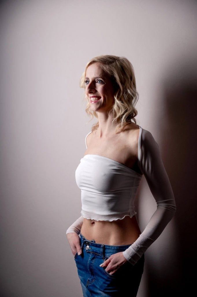 1. Hochwertiges People-Fotoshooting in München für Business, Familie und Einzelpersonen bei Photogenika, professionelles Fotosstudio mit modernem Ambiente.